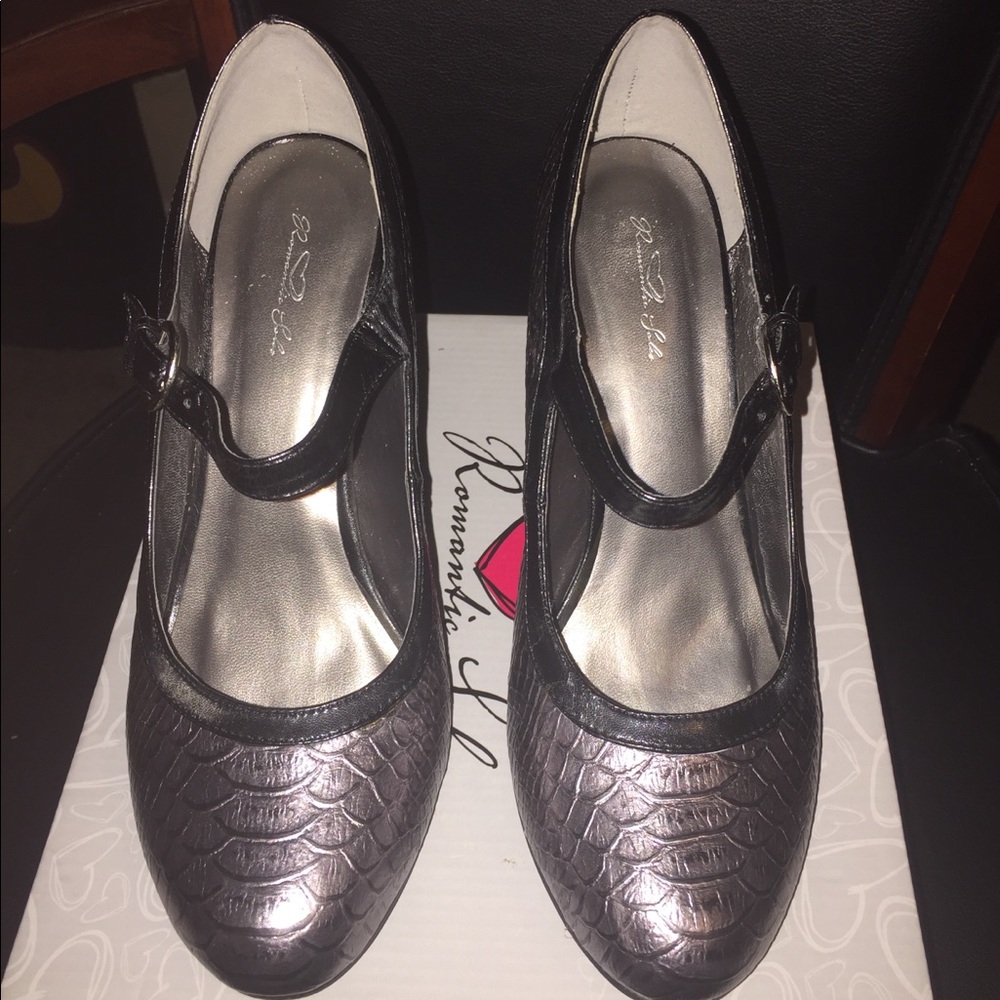 Metallic Silver Mary Jane Heels
